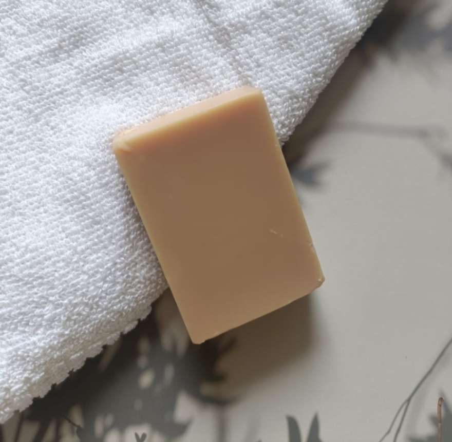 Earthy Sapo Laundry Wash Bar for gentle, natural and chemical-free cleaning of clothes and delicate fabrics